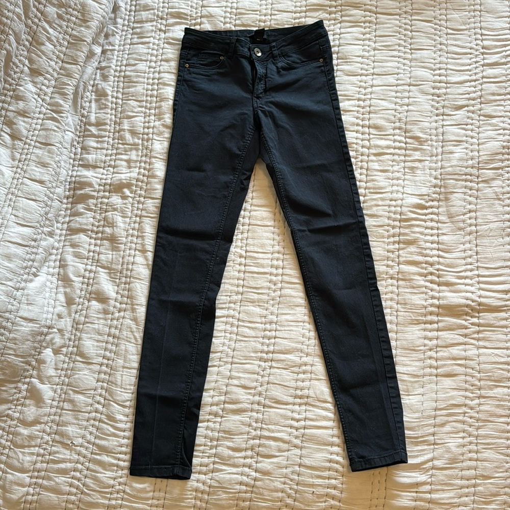 Black H&M skinny jeans. Size 4. Great condition, like new